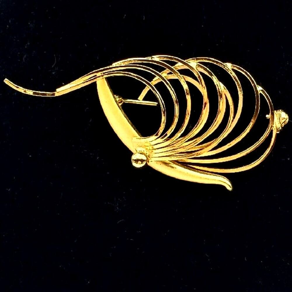 C'est Bien Gold Tone Brooch Signed Modernist Swirl Pin Vintage Jewelry